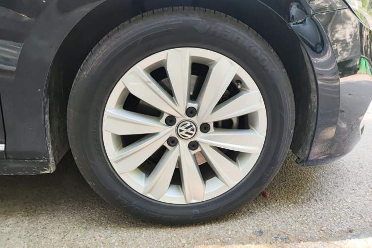 Used Volkswagen Passat 2020 330TSI Elite Edition China VI Right Front Wheel Hub