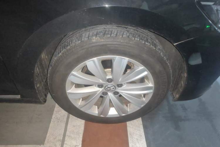 Used Volkswagen Passat 2020 330TSI Elite Edition China VI Right Front Wheel Hub