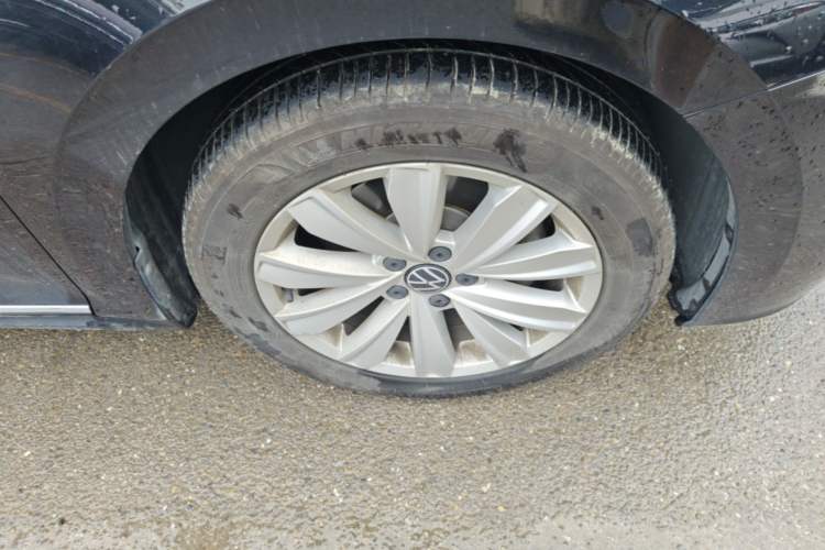Used Volkswagen Passat 2020 Facelift 330TSI Elite Edition China VI Standard Right Front Wheel Hub