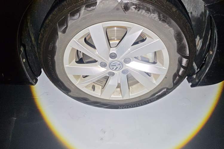 Used Volkswagen Passat 2020 280TSI Business Edition China VI Standard Right Front Wheel Hub