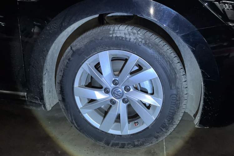 Used Volkswagen Passat 2020 Revised Version 280TSI Business Edition China VI Standard Right Front Wheel Hub
