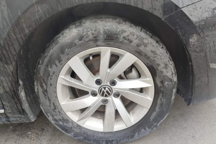 Used Volkswagen Passat 2020 Revised Version 280TSI Business Edition China VI Standard Right Front Wheel Hub
