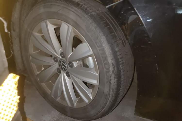 Used Volkswagen Passat 2020 330TSI Elite Edition China VI Right Front Wheel Hub