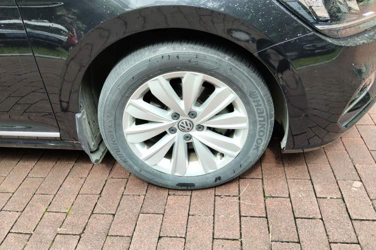 Used Volkswagen Passat 2020 330TSI Elite Edition China VI Right Front Wheel Hub