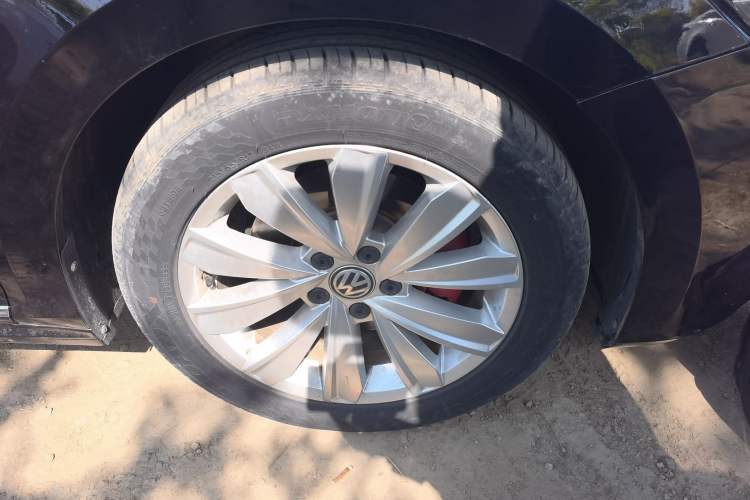 Used Volkswagen Passat 2020 330TSI Elite Edition China VI Right Front Wheel Hub