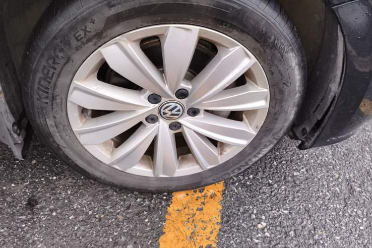 Used Volkswagen Passat 2020 330TSI Elite Edition China VI Right Front Wheel Hub