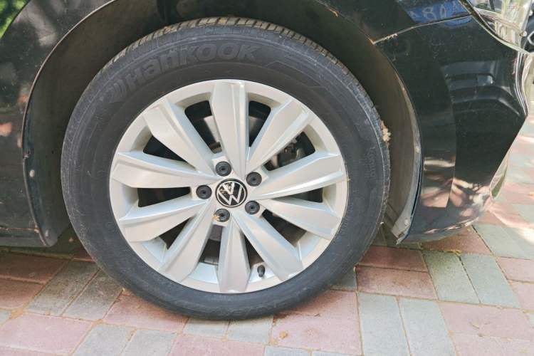 Used Volkswagen Passat 2020 330TSI Elite Edition China VI Right Front Wheel Hub
