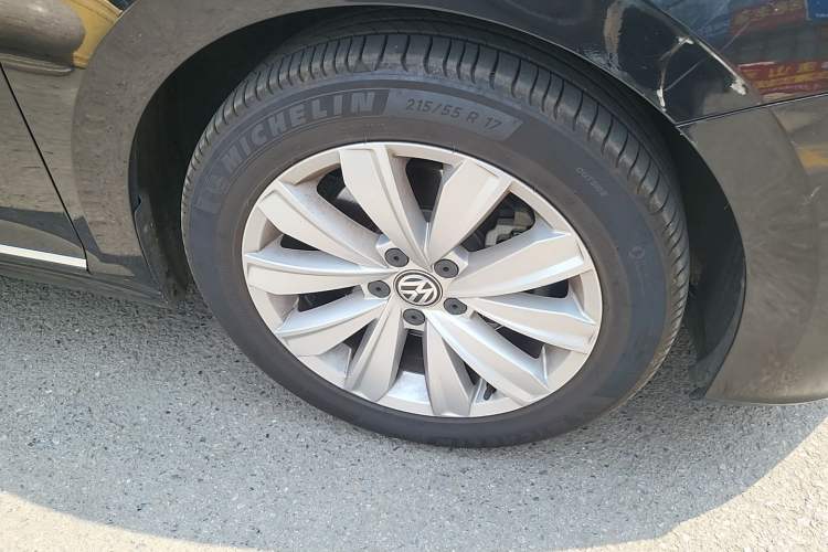 Used Volkswagen Passat 2020 330TSI Elite Edition China VI Right Front Wheel Hub