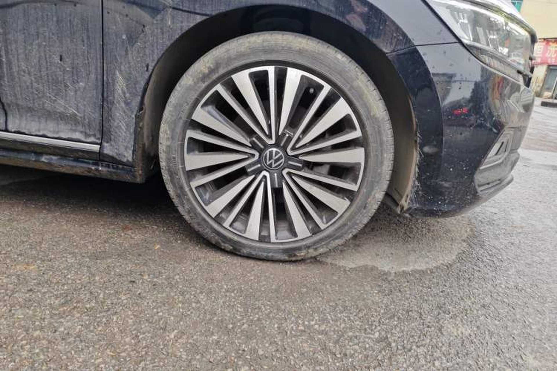 Used Volkswagen Passat 2020 330TSI Luxury Edition China VI Right Front Wheel Hub