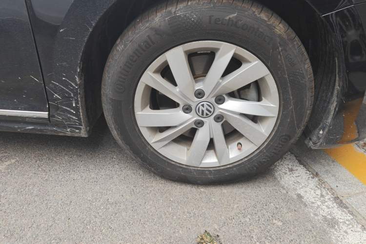 Used Volkswagen Passat 2020 Revised Version 280TSI Business Edition China VI Standard Right Front Wheel Hub