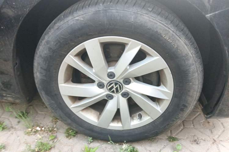 Used Volkswagen Passat 2020 Revised Version 280TSI Business Edition China VI Standard Right Front Wheel Hub