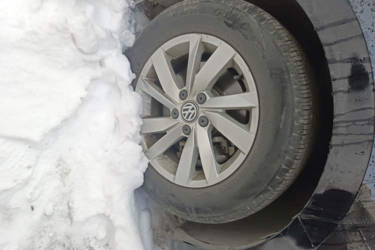 Used Volkswagen Passat 2020 Revised Version 280TSI Business Edition China VI Standard Right Front Wheel Hub