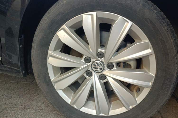 Used Volkswagen Passat 2020 330TSI Elite Edition China VI Right Front Wheel Hub