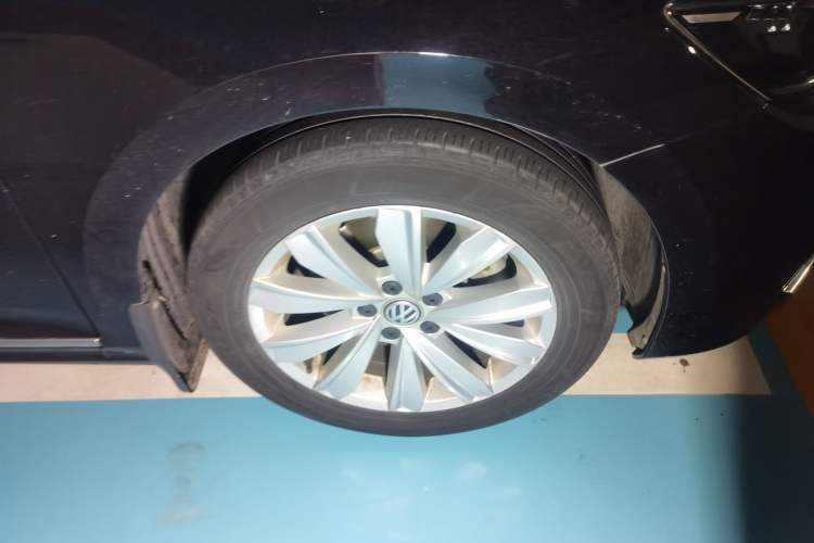 Used Volkswagen Passat 2020 330TSI Elite Edition China VI Right Front Wheel Hub
