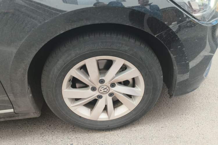 Used Volkswagen Passat 2020 Revised Version 280TSI Business Edition China VI Standard Right Front Wheel Hub