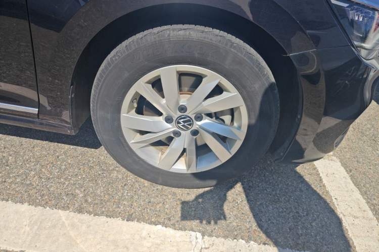 Used Volkswagen Passat 2020 Revised Version 280TSI Business Edition China VI Standard Right Front Wheel Hub