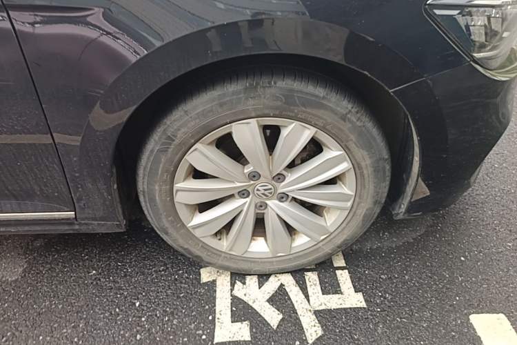 Used Volkswagen Passat 2020 330TSI Elite Edition China VI Right Front Wheel Hub