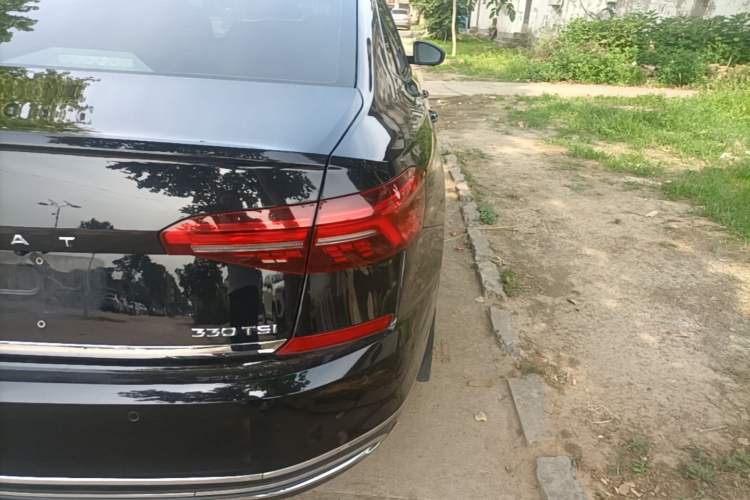 Used Volkswagen Passat 2020 330TSI Luxury Edition China VI Right Rear Taillight