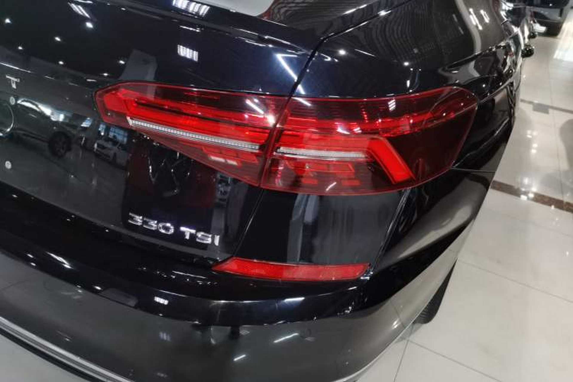 Used Volkswagen Passat 2020 330TSI Elite Edition China VI Right Rear Taillight
