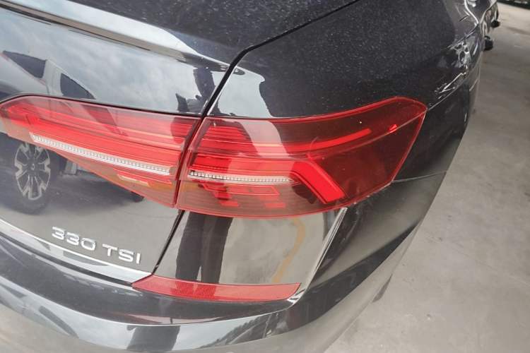 Used Volkswagen Passat 2020 Facelift 330TSI Elite Edition China VI Standard Right Rear Taillight