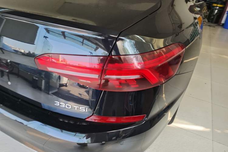 Used Volkswagen Passat 2020 Facelift 330TSI Elite Edition China VI Standard Right Rear Taillight