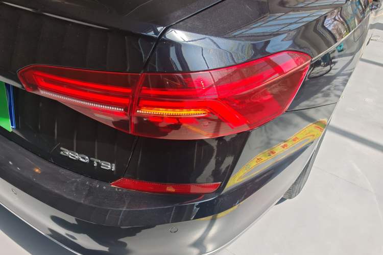 Used Volkswagen Passat 2020 Revised Version 280TSI Business Edition China VI Standard Right Rear Taillight