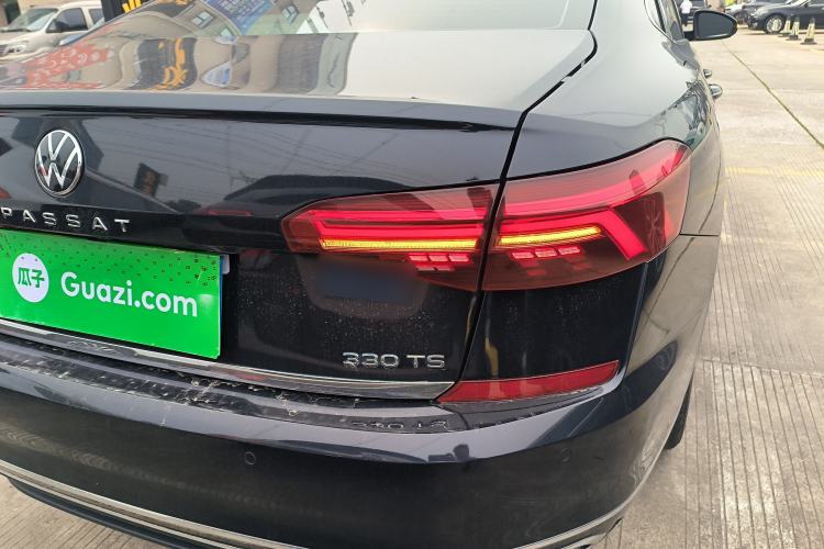 Used Volkswagen Passat 2020 Revised Version 330TSI Luxury Edition China VI Standard Right Rear Taillight