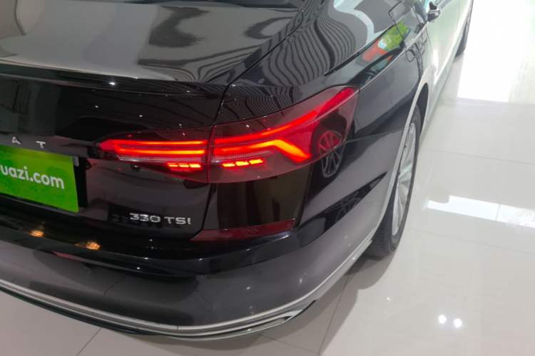 Used Volkswagen Passat 2020 330TSI Elite Edition China VI Right Rear Taillight