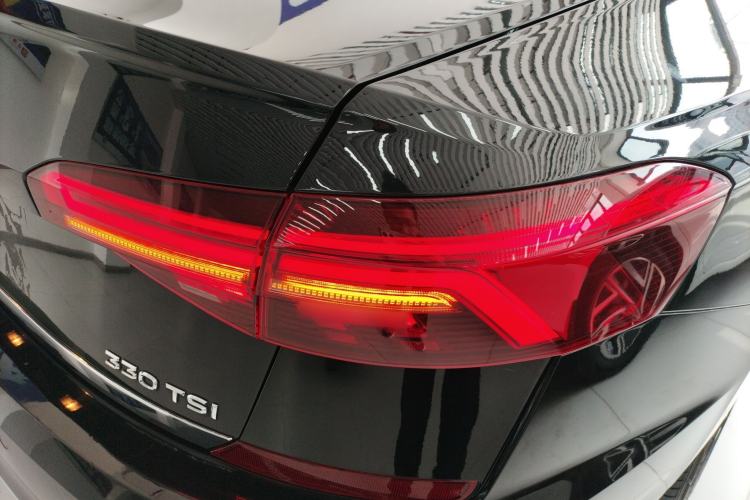Used Volkswagen Passat 2020 330TSI Luxury Edition China VI Right Rear Taillight
