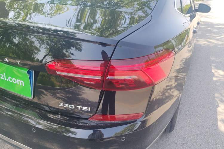 Used Volkswagen Passat 2020 330TSI Elite Edition China VI Right Rear Taillight