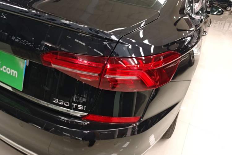 Used Volkswagen Passat 2020 Revised Version 330TSI Luxury Edition China VI Standard Right Rear Taillight