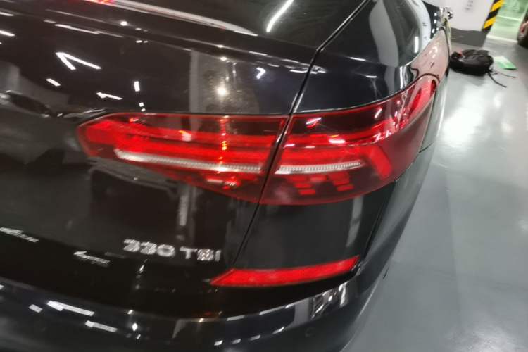 Used Volkswagen Passat 2020 Facelift 330TSI Elite Edition China VI Standard Right Rear Taillight