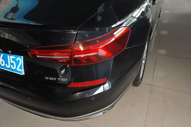 Used Volkswagen Passat 2020 330TSI Elite Edition China VI Right Rear Taillight