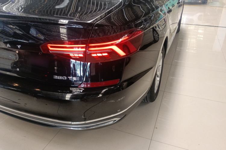 Used Volkswagen Passat 2020 Revised Version 280TSI Business Edition China VI Standard Right Rear Taillight