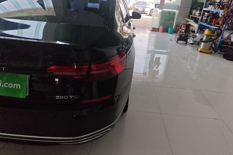 Used Volkswagen Passat 2020 Revised Version 280TSI Business Edition China VI Standard Right Rear Taillight