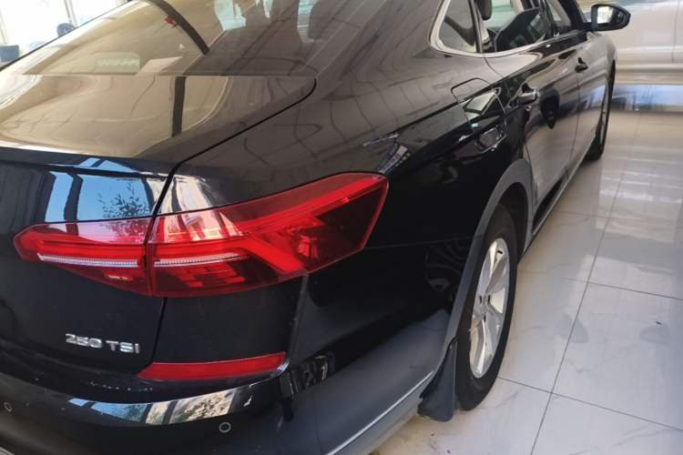 Used Volkswagen Passat 2020 Revised Version 280TSI Business Edition China VI Standard Right Rear Taillight