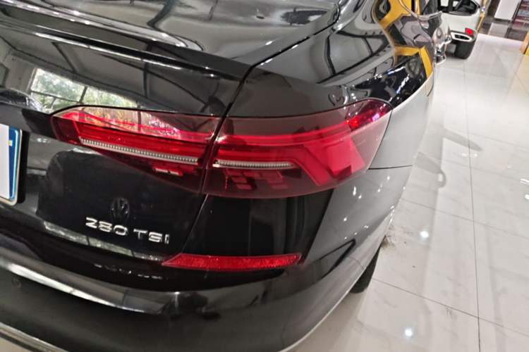 Used Volkswagen Passat 2020 280TSI Business Edition China VI Standard Right Rear Taillight