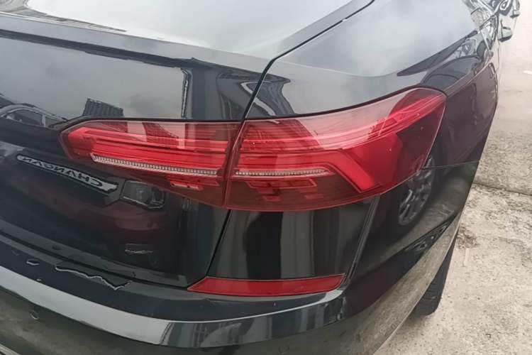 Used Volkswagen Passat 2020 Revised Version 280TSI Business Edition China VI Standard Right Rear Taillight