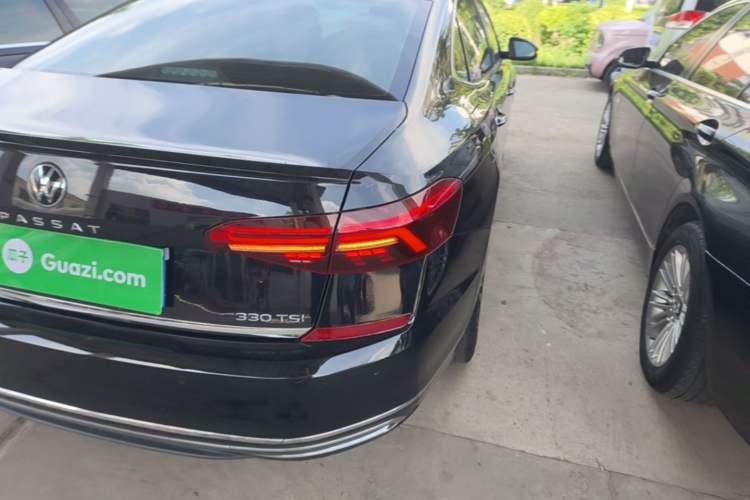 Used Volkswagen Passat 2020 Revised Version 330TSI Luxury Edition China VI Standard Right Rear Taillight