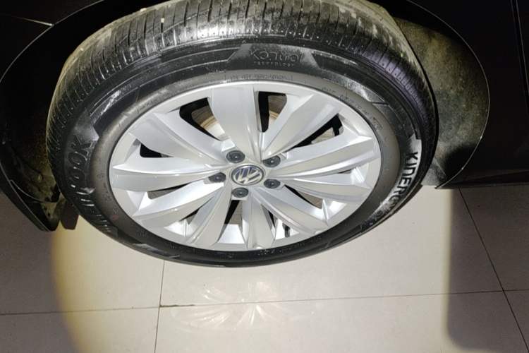 Used Volkswagen Passat 2020 330TSI Elite Edition China VI Right Rear Wheel Hub