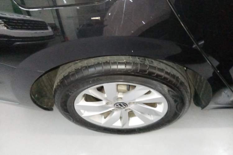 Used Volkswagen Passat 2020 Revised Version 280TSI Business Edition China VI Standard Right Rear Wheel Hub