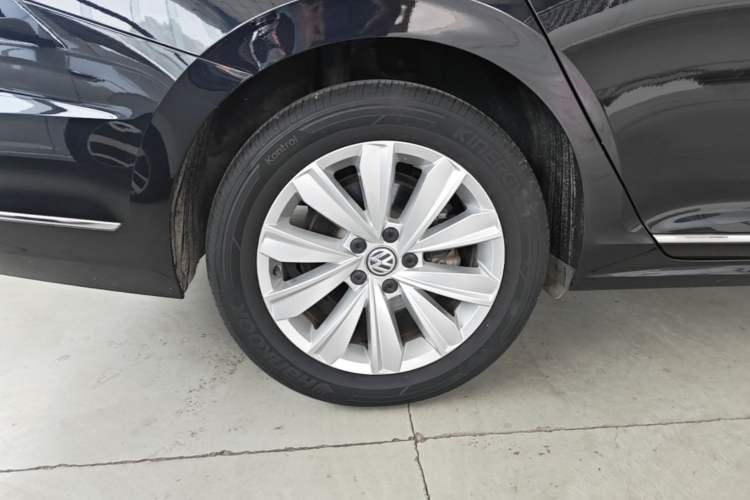 Used Volkswagen Passat 2020 280TSI Elite Edition China VI Standard Right Rear Wheel Hub