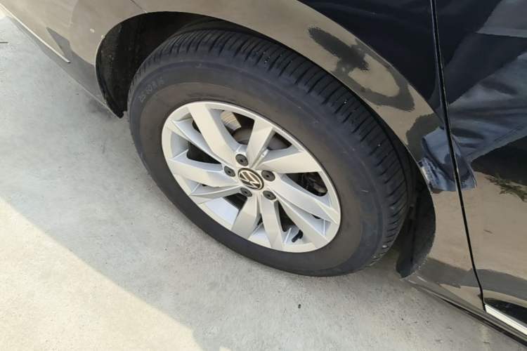 Used Volkswagen Passat 2020 Revised Version 280TSI Business Edition China VI Standard Right Rear Wheel Hub