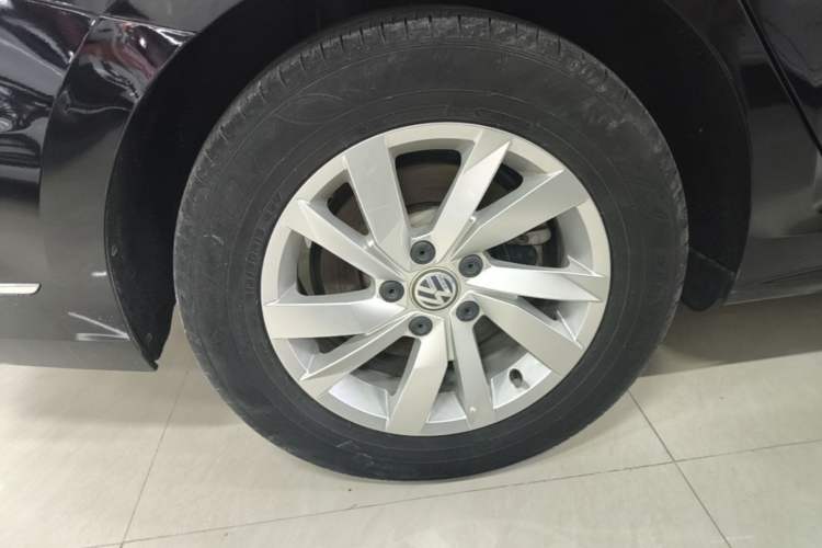 Used Volkswagen Passat 2020 280TSI Business Edition China VI Standard Right Rear Wheel Hub