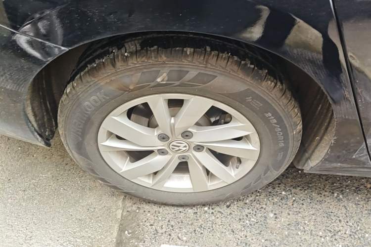 Used Volkswagen Passat 2020 280TSI Business Edition China VI Standard Right Rear Wheel Hub