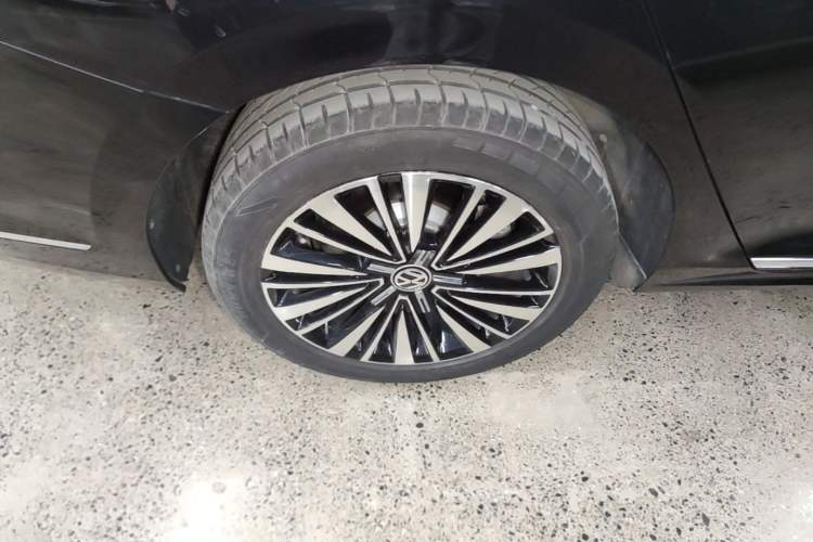 Used Volkswagen Passat 2020 Revised Version 280TSI Elite Edition China VI Standard Right Rear Wheel Hub