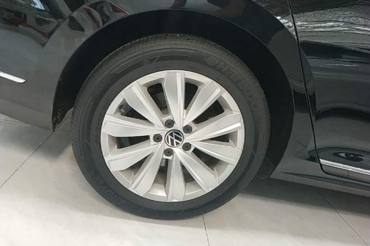 Used Volkswagen Passat 2020 Revised Version 280TSI Elite Edition China VI Standard Right Rear Wheel Hub