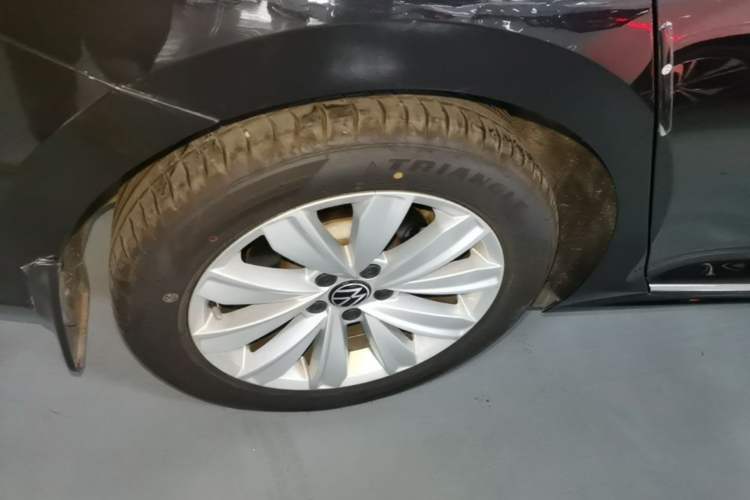 Used Volkswagen Passat 2020 Facelift 330TSI Elite Edition China VI Standard Right Rear Wheel Hub
