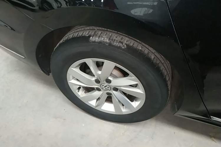 Used Volkswagen Passat 2020 280TSI Business Edition China VI Standard Right Rear Wheel Hub