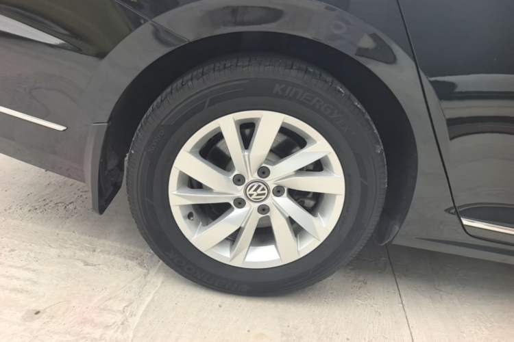 Used Volkswagen Passat 2020 280TSI Business Edition China VI Standard Right Rear Wheel Hub